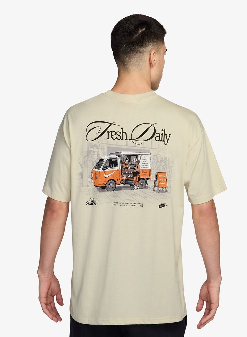 Nike Nsw Lifestyle Café Swoosh Van T-Shirt - Image 2